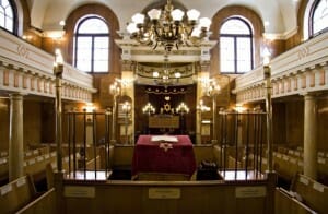 Sandy's Row synagogue interior from website