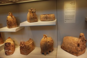 Items from ancient burial cave