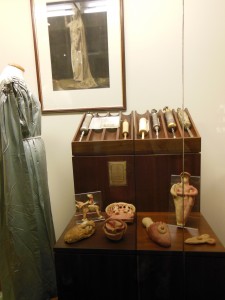 Everyday artifacts from the Greek Jewish community